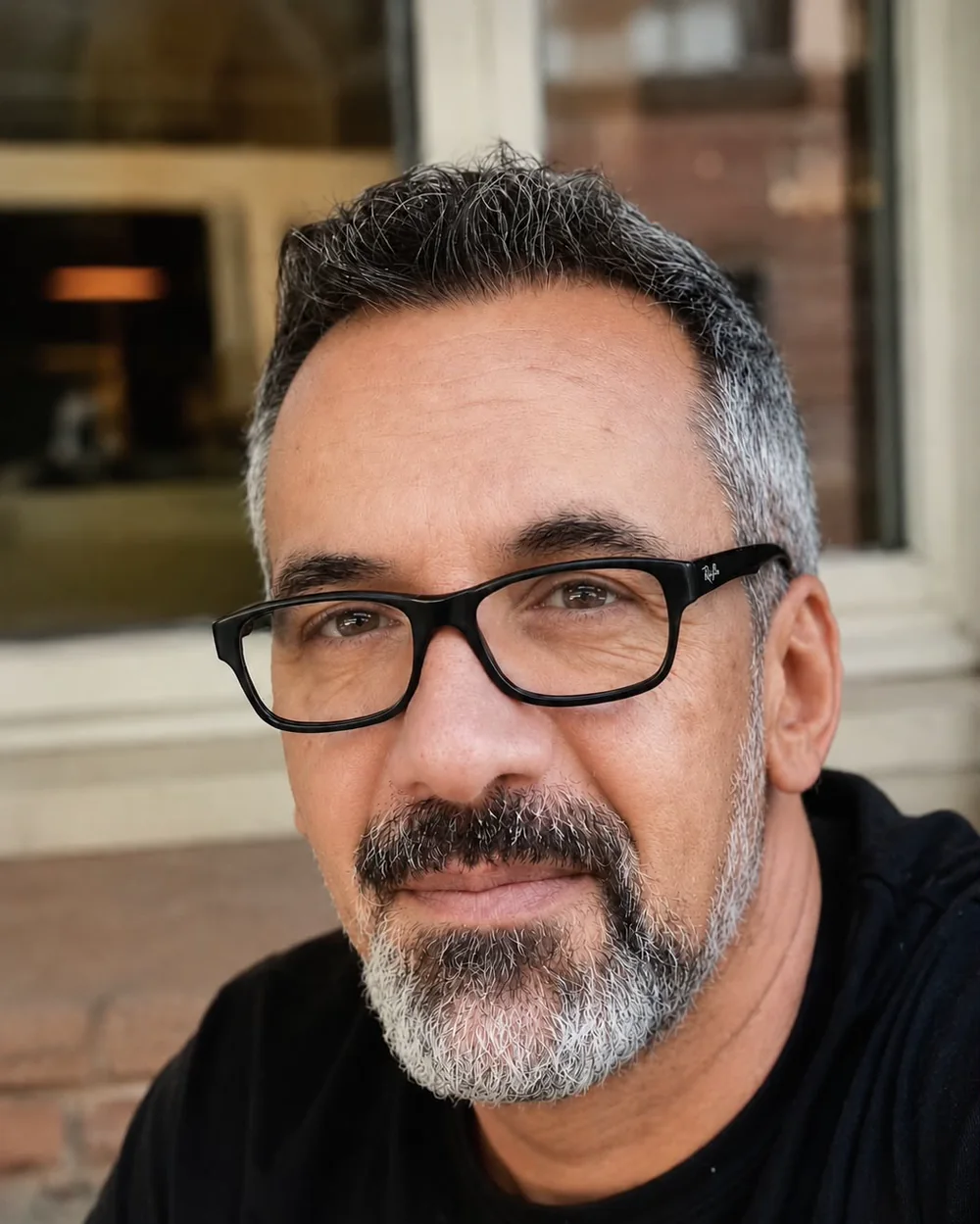 Massimiliano Marziano, Gründer der Hundeversteher Stuttgart, Hundeerzieher und Verhaltensberater IHK